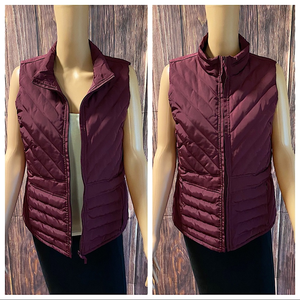 Ann Taylor Loft size small maroon burgundy size small quilted puffer vest